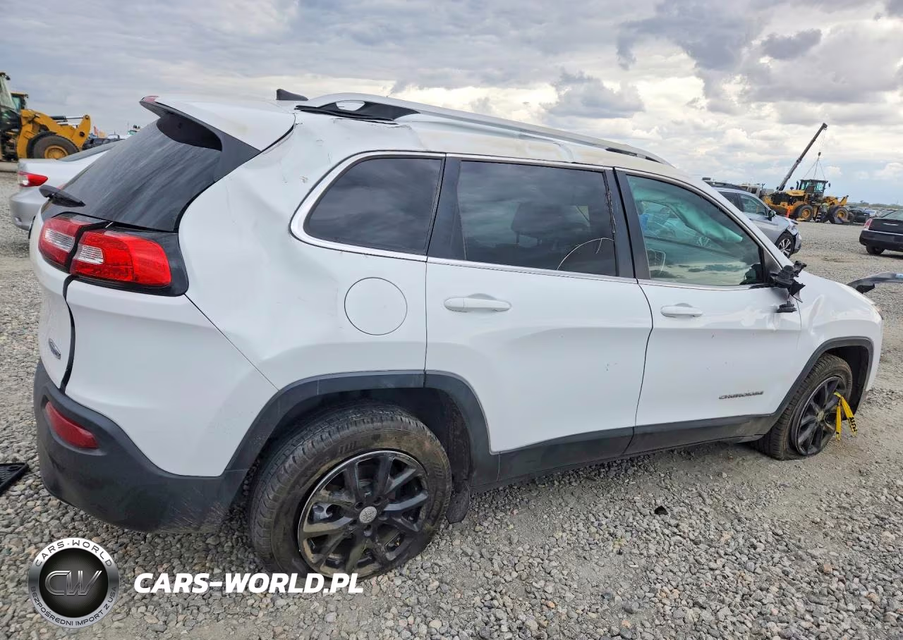 2016 Jeep Cherokee Latitude VIN:1C4PJLCB9GW303604 - 3