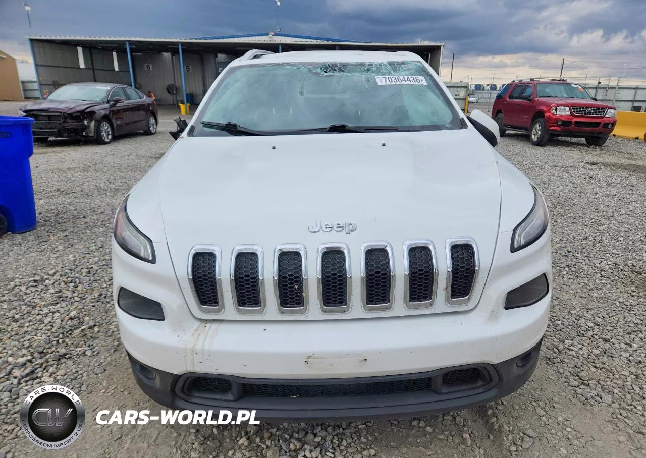 2016 Jeep Cherokee Latitude VIN:1C4PJLCB9GW303604 - 5