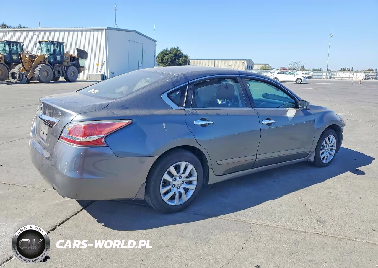 2015 Nissan Altima 2.5 S VIN:1N4AL3AP2FN917564 - 3