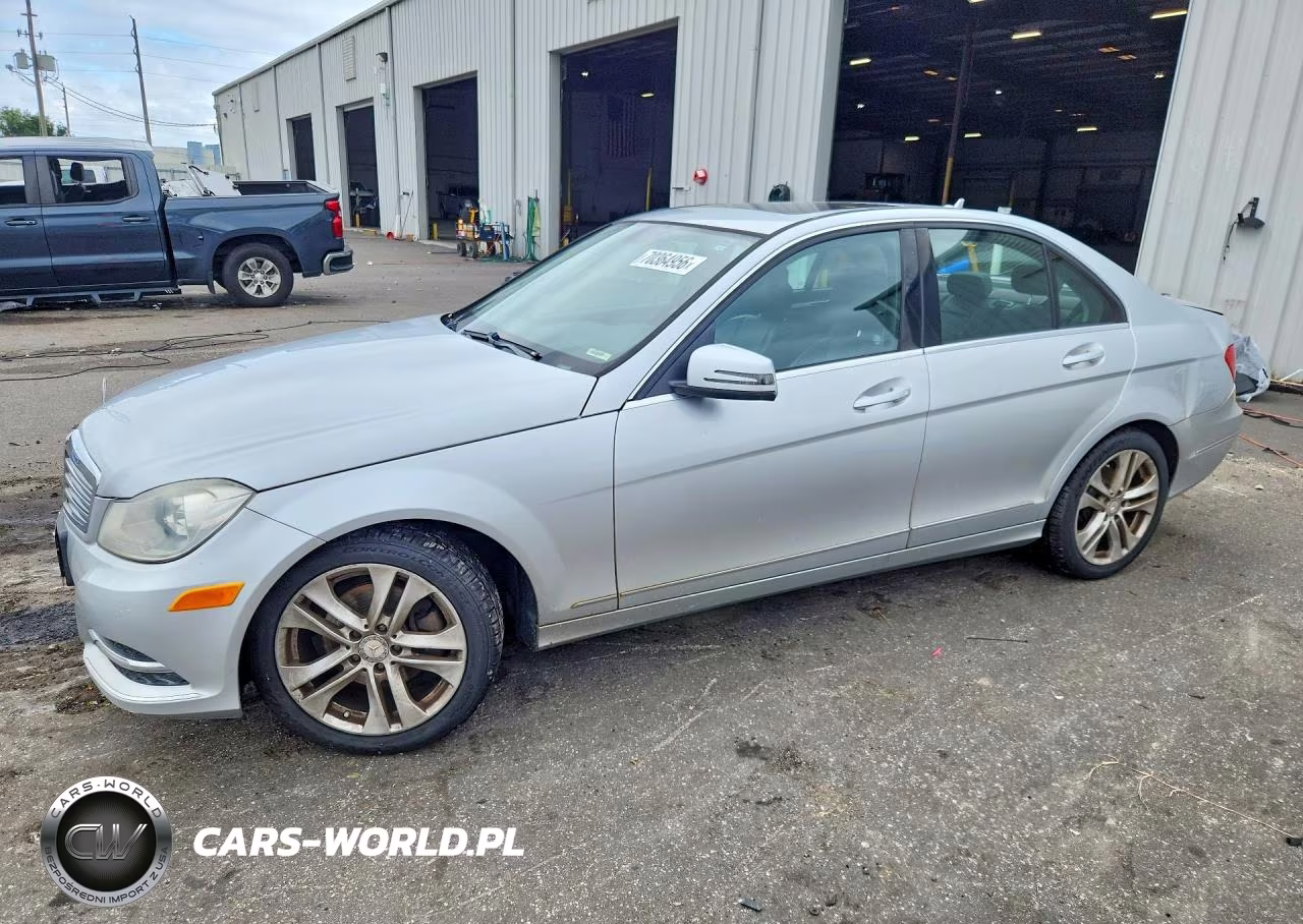 2012 Mercedes-Benz C 300 4Matic VIN:WDDGF8BBXCR198716 - 1