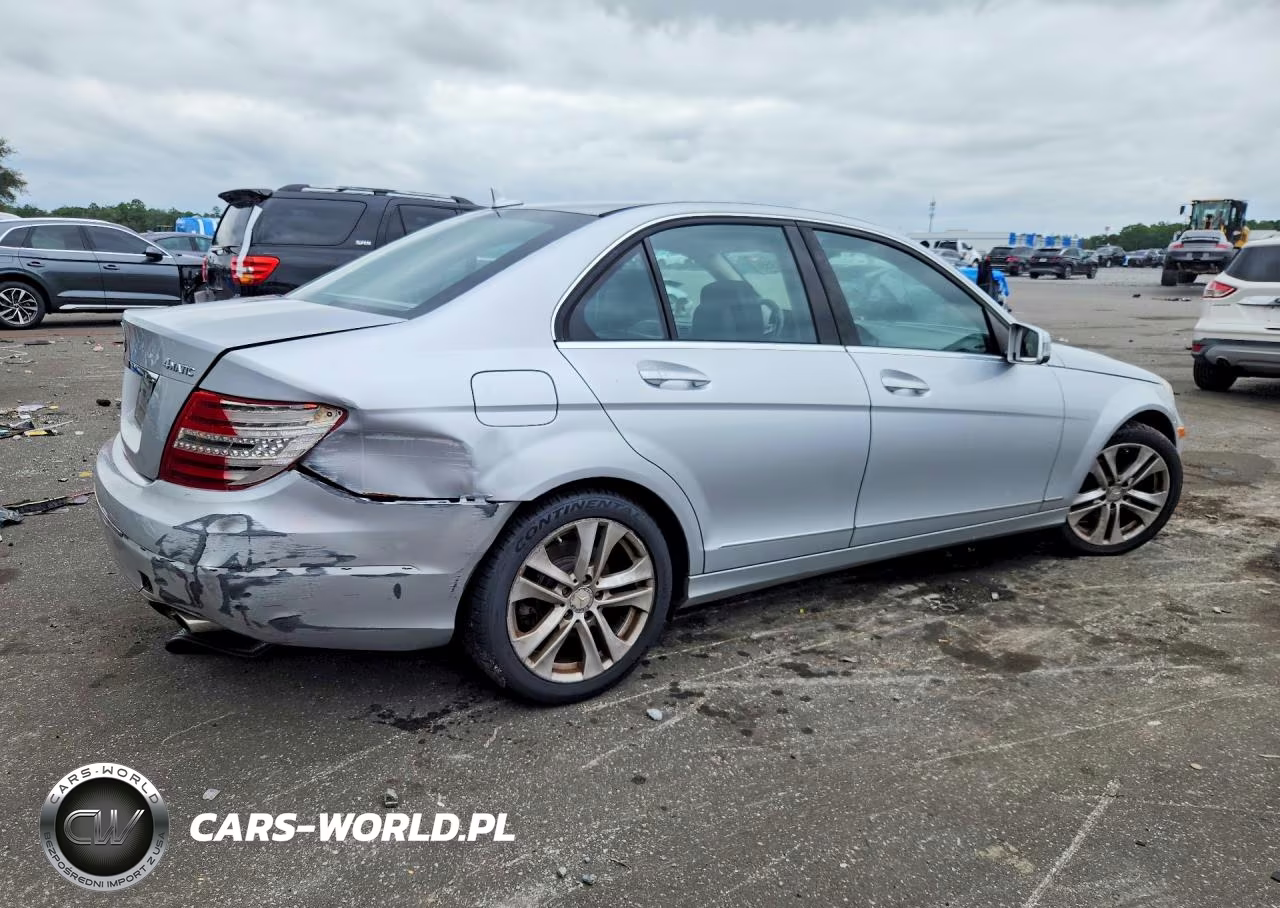 2012 Mercedes-Benz C 300 4Matic VIN:WDDGF8BBXCR198716 - 3
