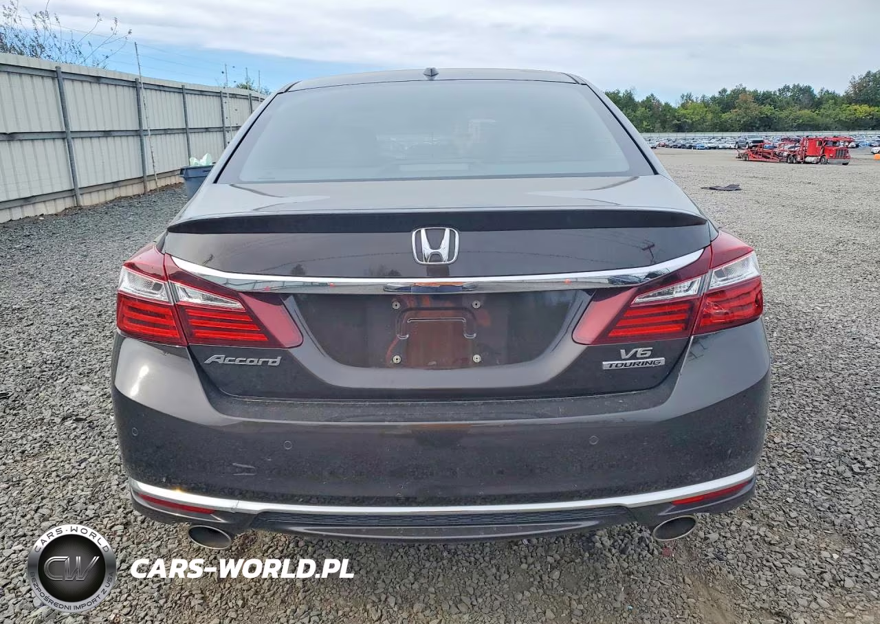 2017 Honda Accord Touring VIN:1HGCR3F93HA019353 - 6