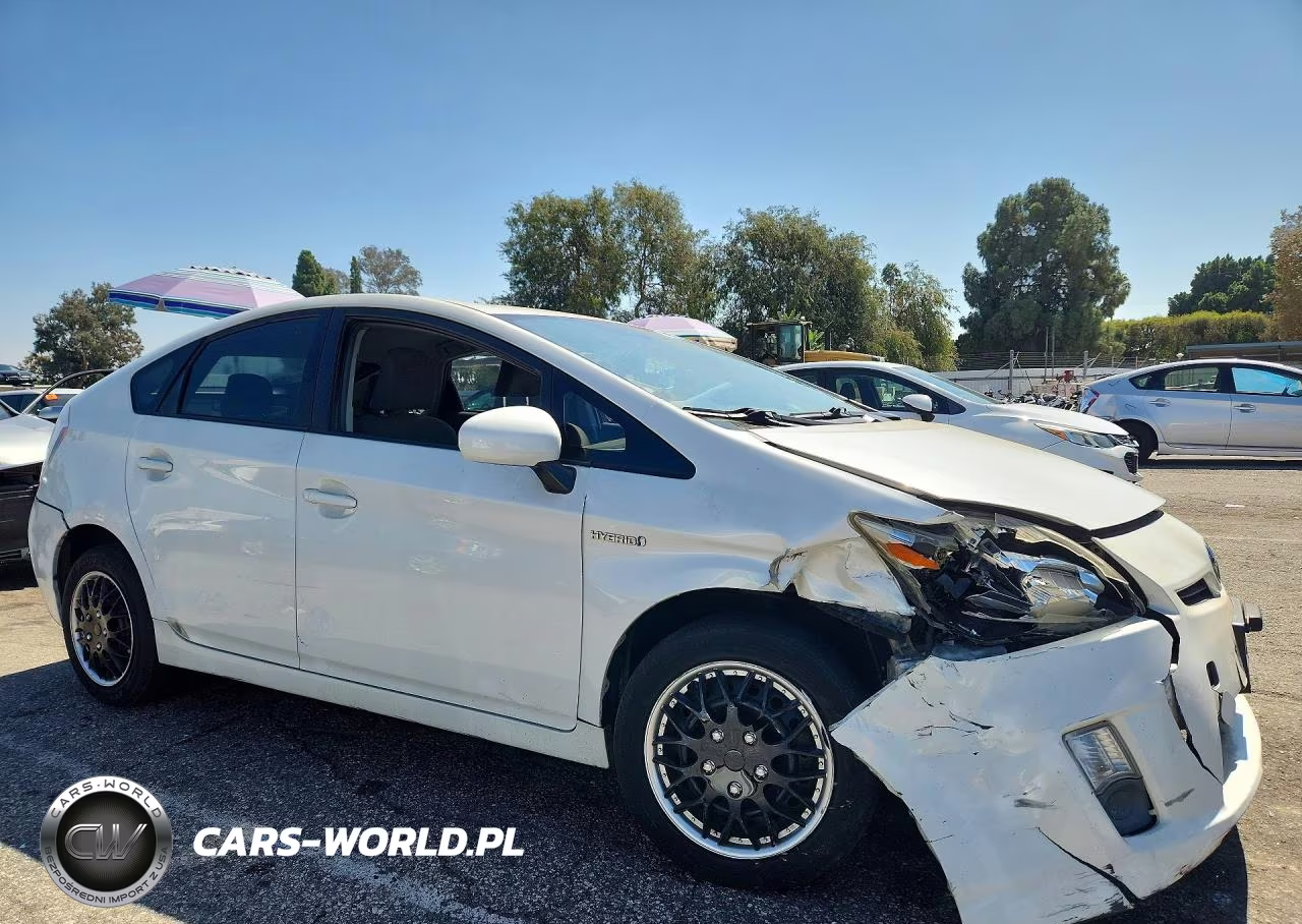 2011 Toyota Prius Three VIN:JTDKN3DU4B0254919 - 4