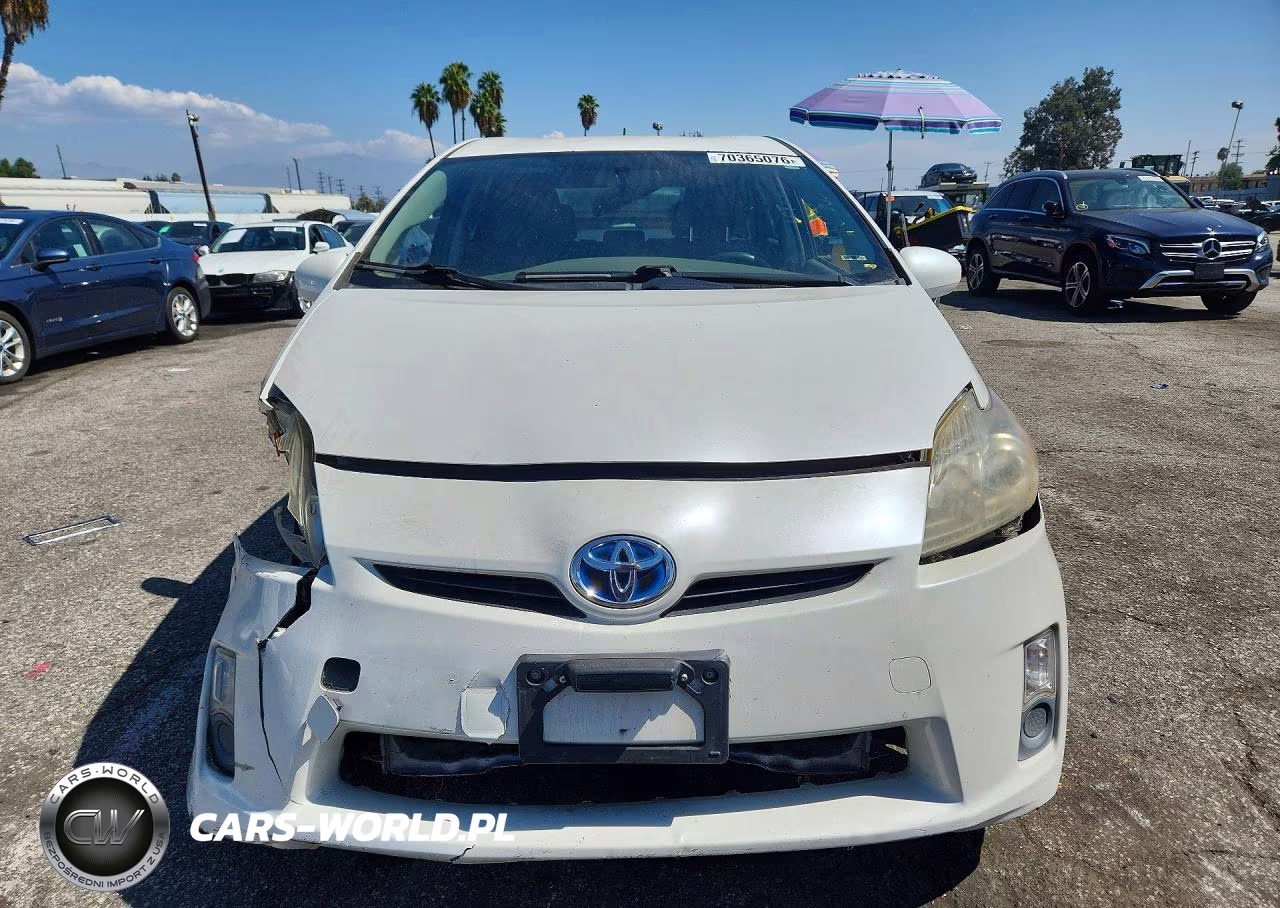 2011 Toyota Prius Three VIN:JTDKN3DU4B0254919 - 5