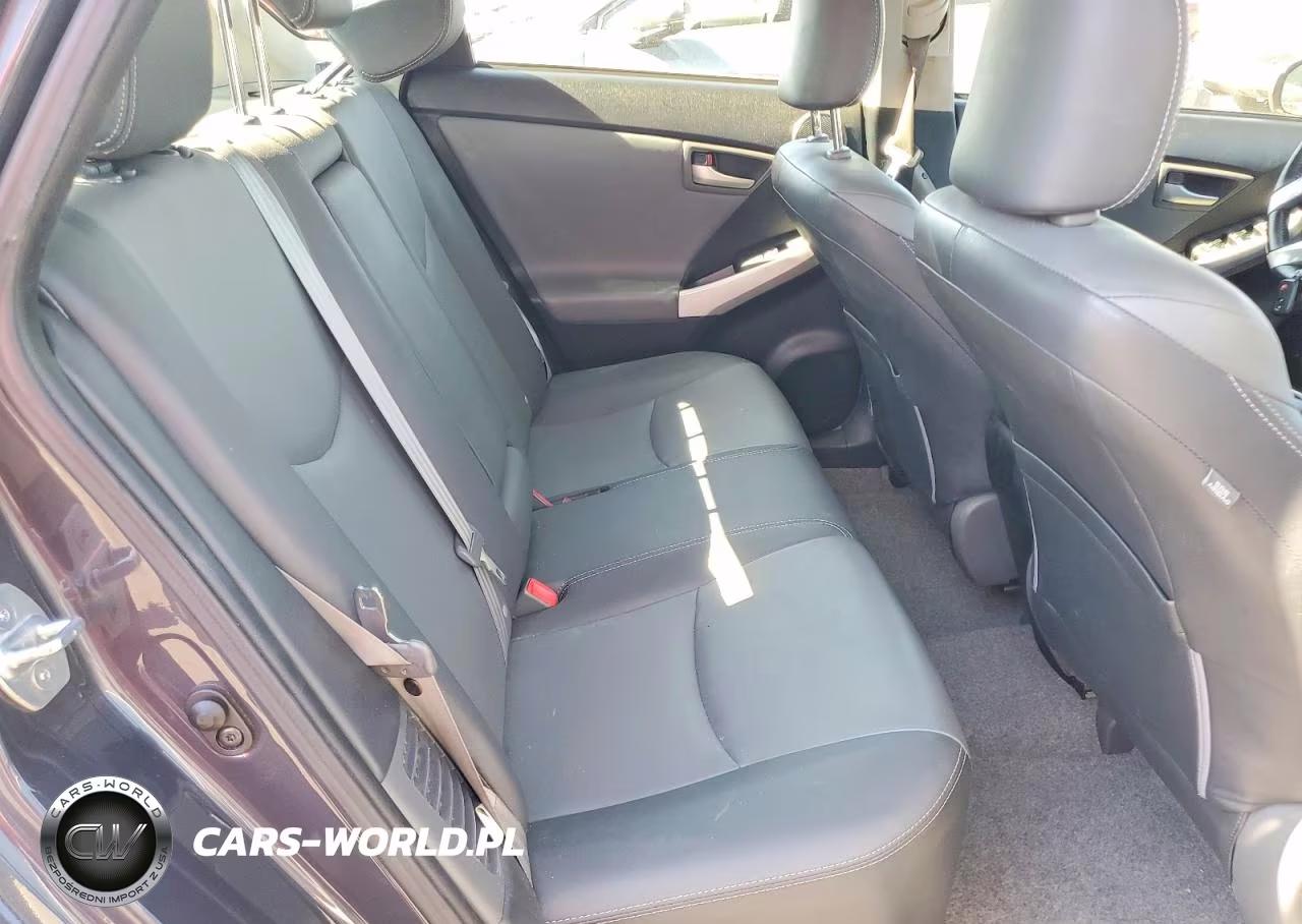 2013 Toyota Prius Four VIN:JTDKN3DU6D5700137 - 10