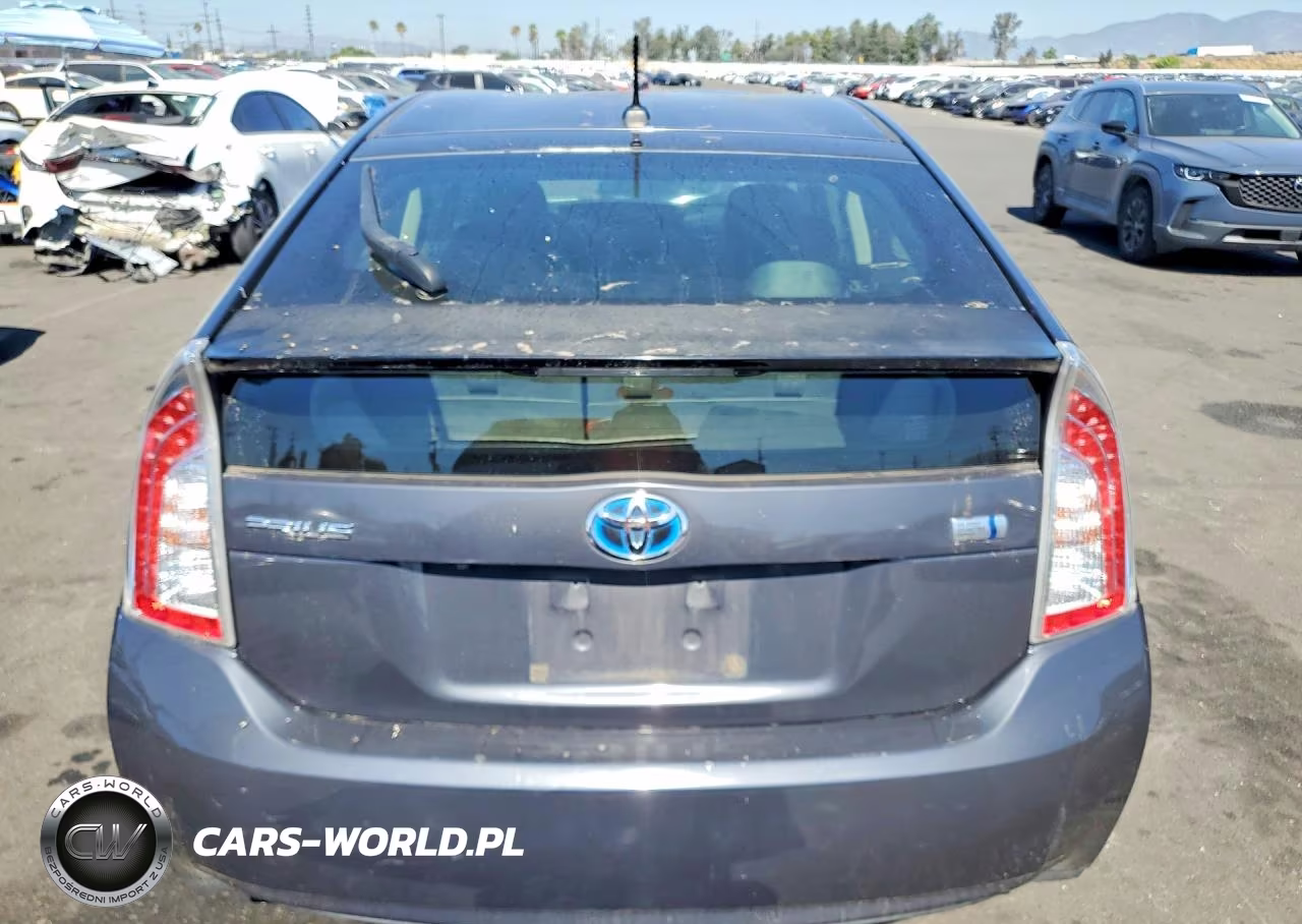 2013 Toyota Prius Four VIN:JTDKN3DU6D5700137 - 6