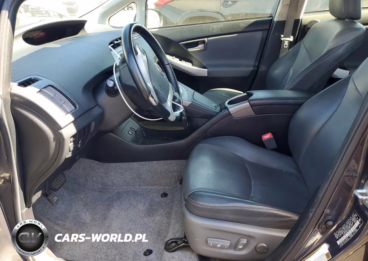 2013 Toyota Prius Four VIN:JTDKN3DU6D5700137 - 7