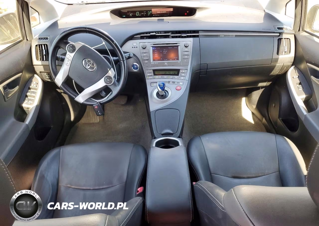 2013 Toyota Prius Four VIN:JTDKN3DU6D5700137 - 8