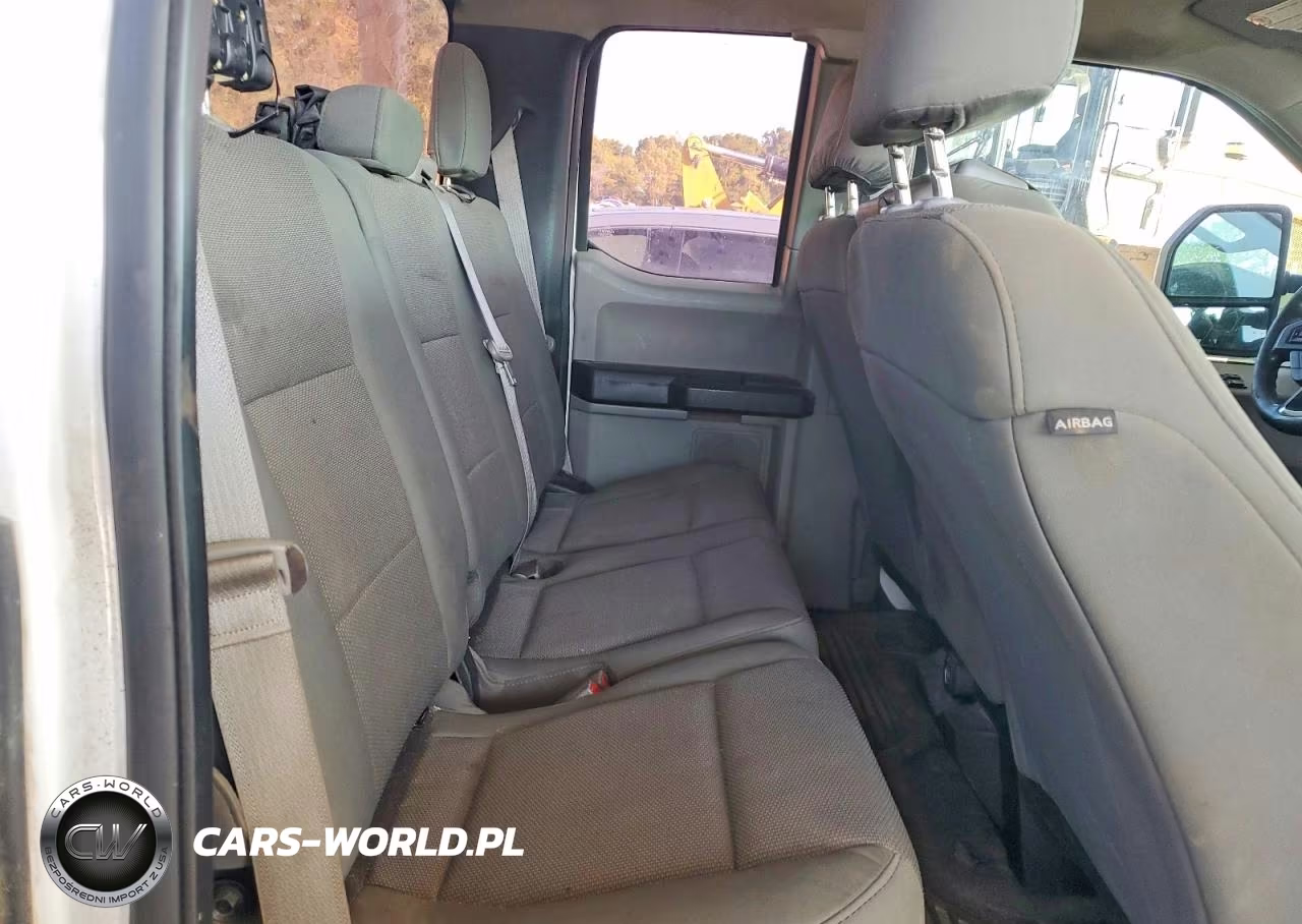 2018 Ford F350 Super Duty VIN:1FD8X3DTXJEC68882 - 10