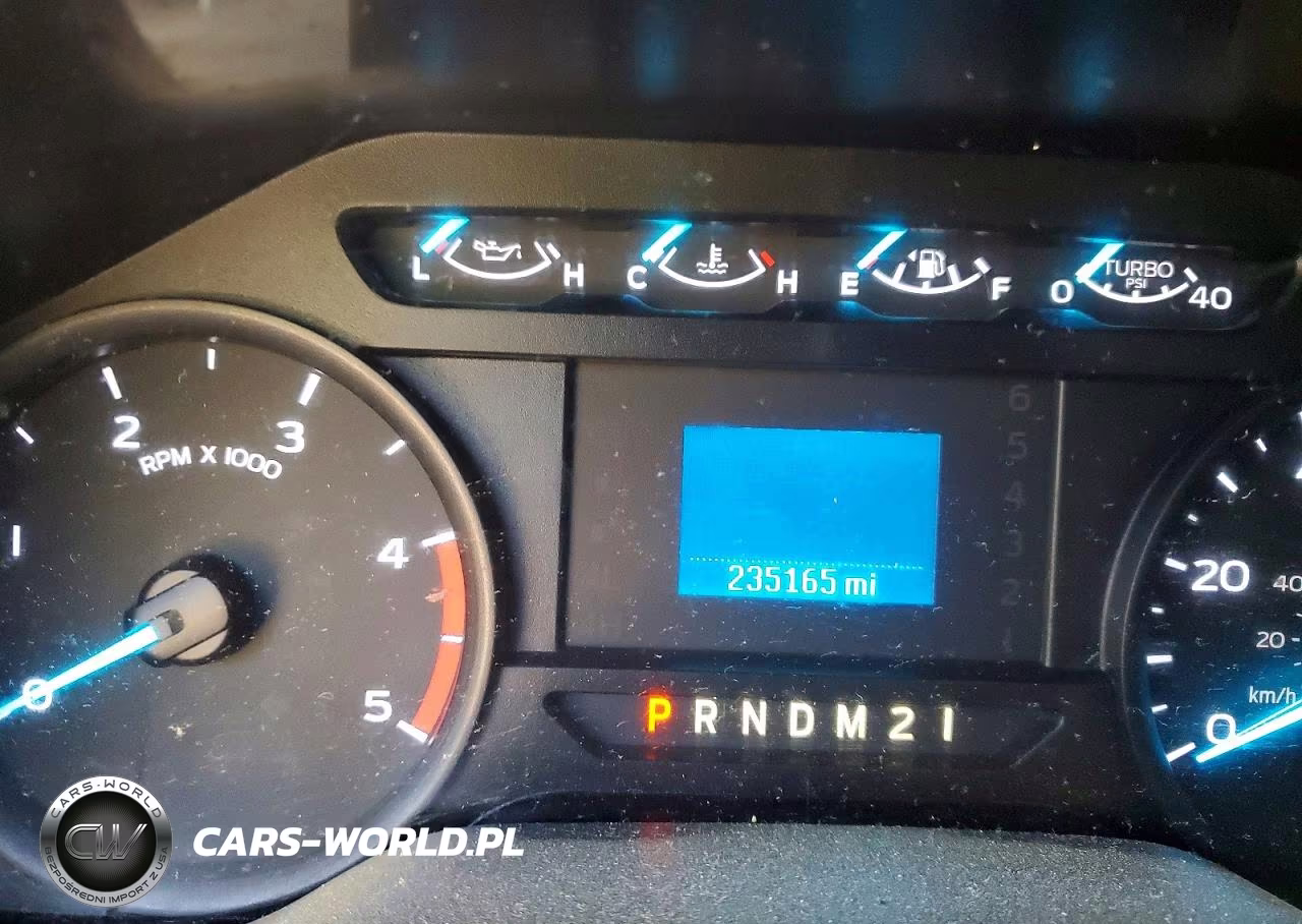 2018 Ford F350 Super Duty VIN:1FD8X3DTXJEC68882 - 9