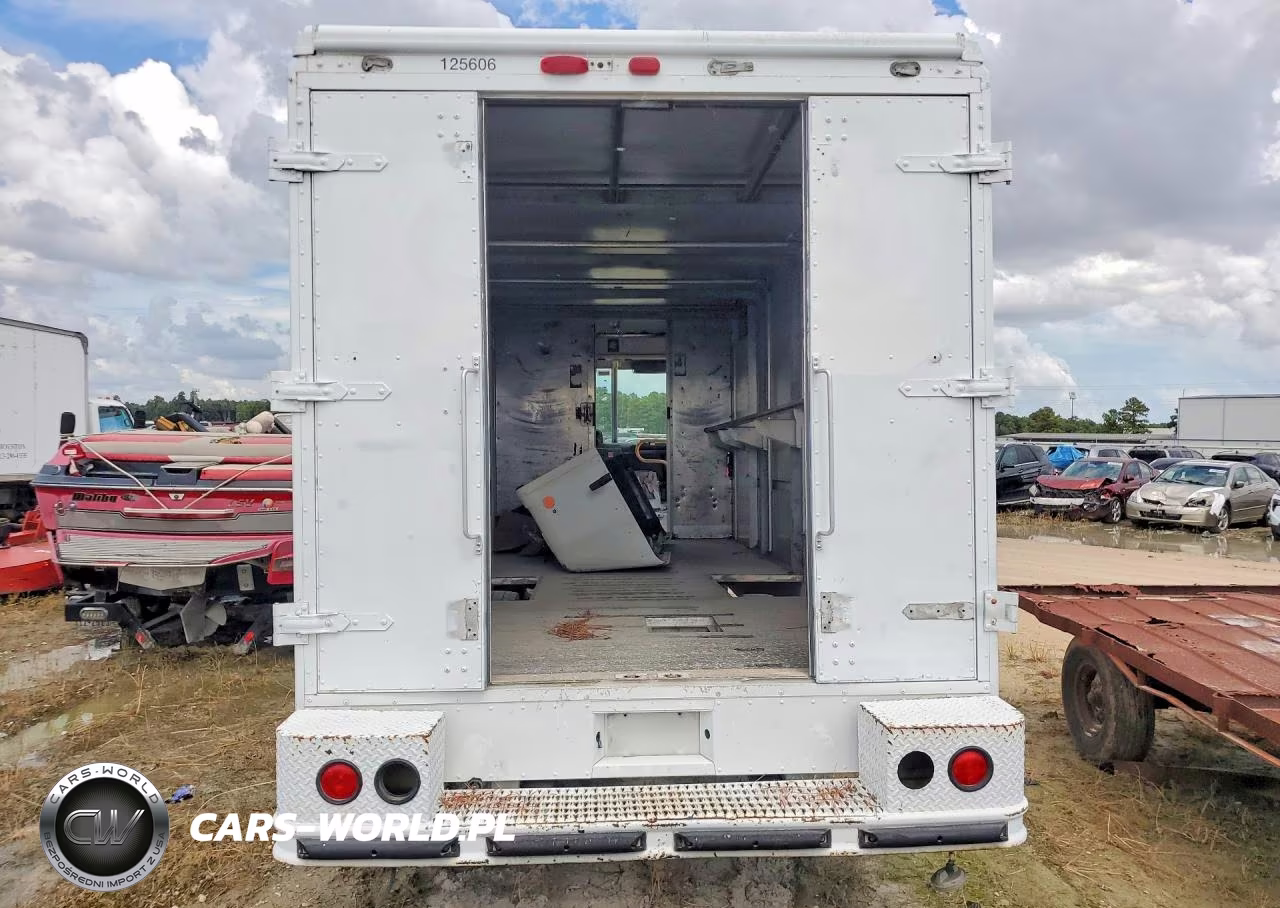2001 Freightliner Mt45G Chassis Delivery Truck VIN:4UZAANBW91CJ66920 - 6