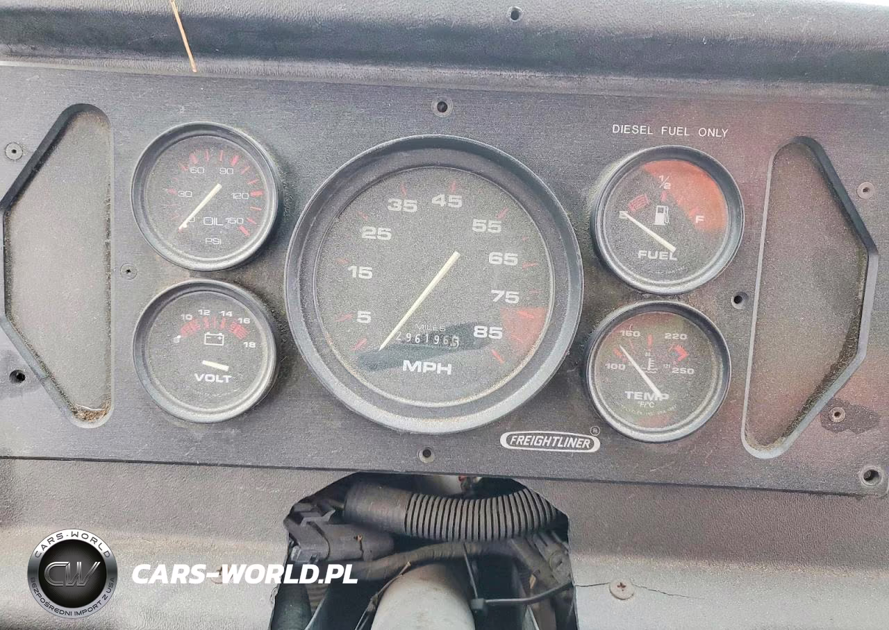 2001 Freightliner Mt45G Chassis Delivery Truck VIN:4UZAANBW91CJ66920 - 9