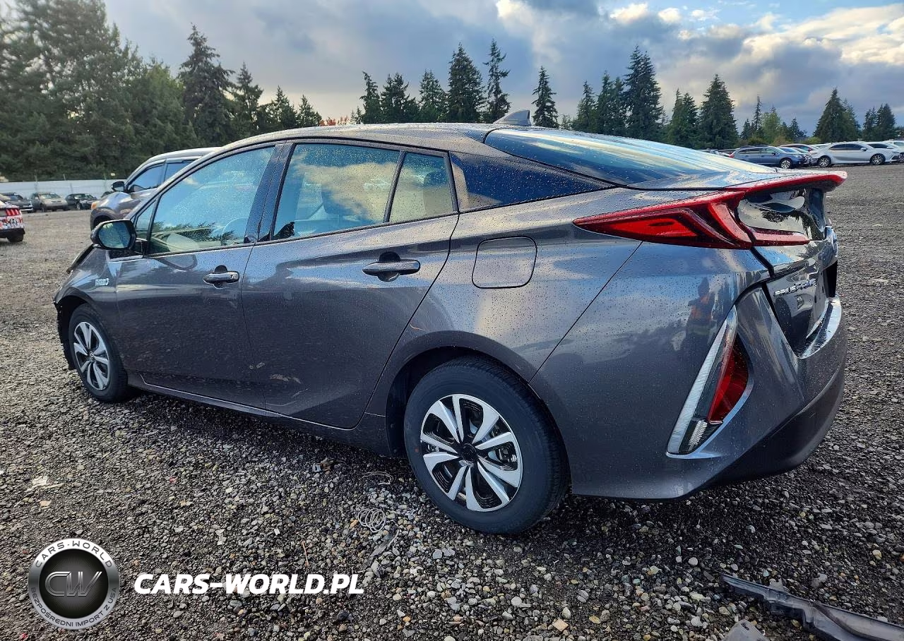 2018 Toyota Prius Prime Plus VIN:JTDKARFP3J3086175 - 2