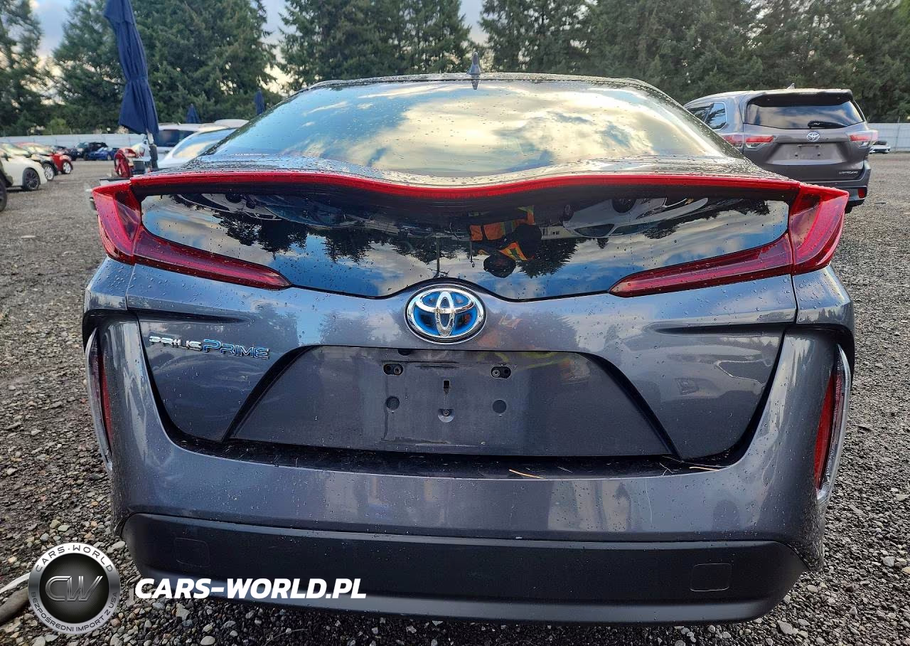 2018 Toyota Prius Prime Plus VIN:JTDKARFP3J3086175 - 6