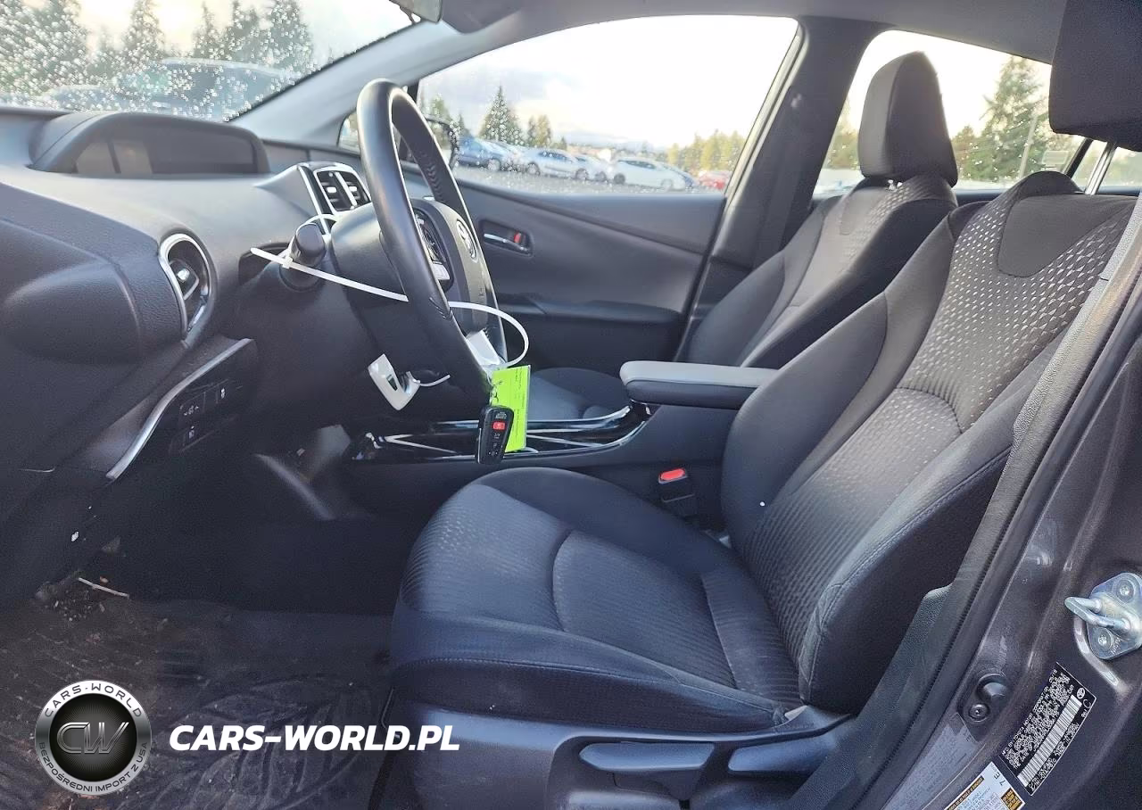 2018 Toyota Prius Prime Plus VIN:JTDKARFP3J3086175 - 7
