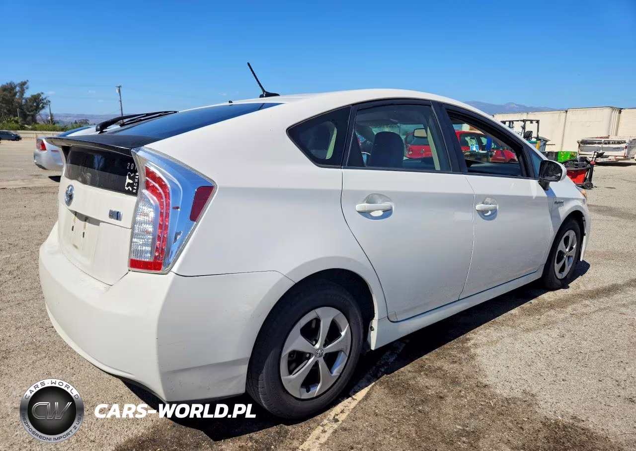 2013 Toyota Prius Four VIN:JTDKN3DUXD5639228 - 3