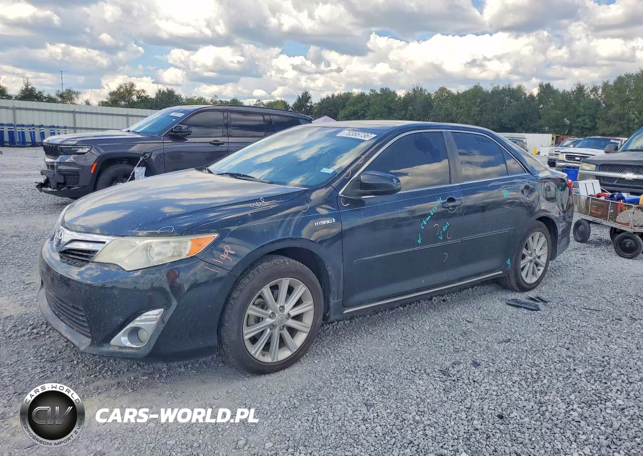 2013 Toyota Camry Hybrid Xle