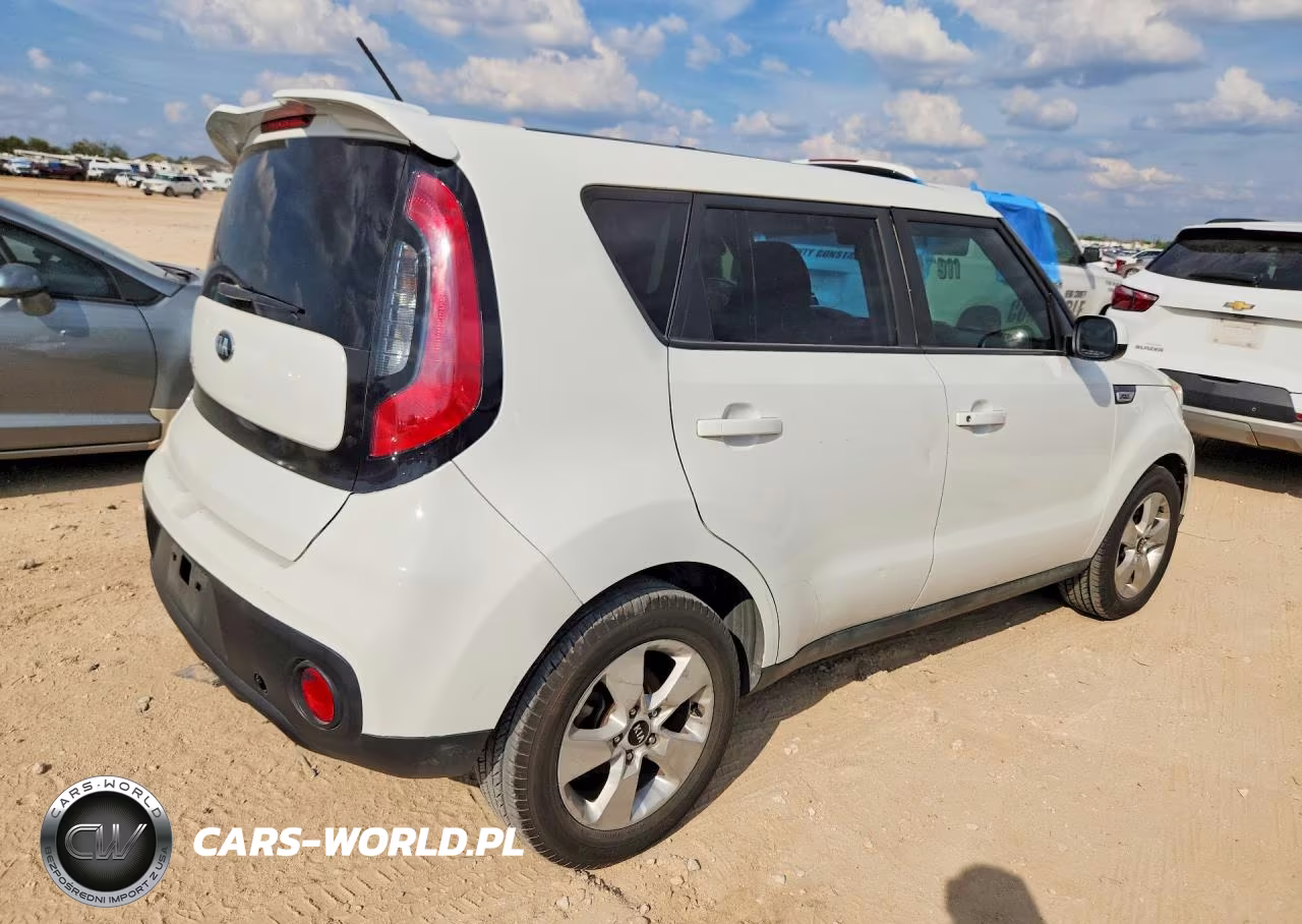 2018 Kia Soul Base VIN:KNDJN2A24J7559559 - 3