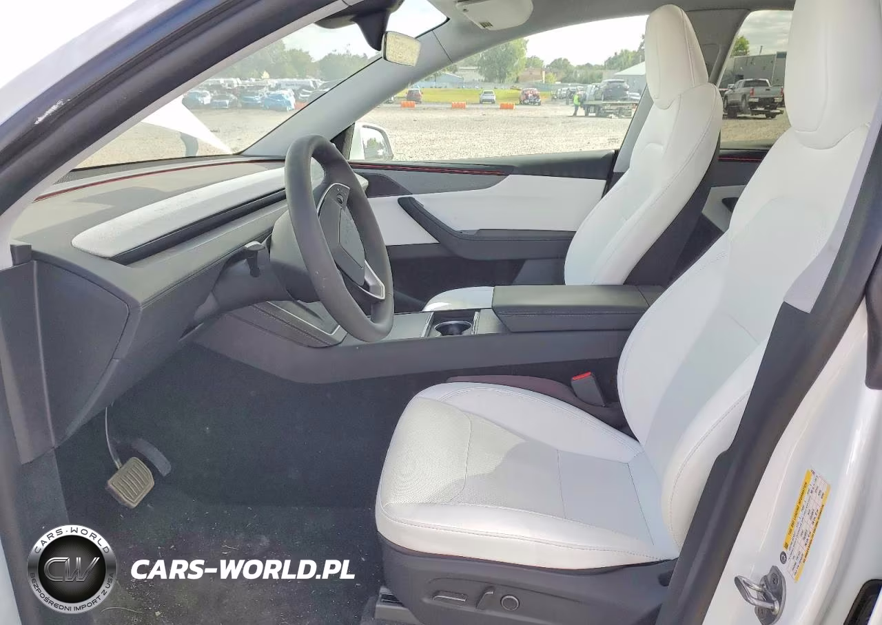 2026 Tesla Model Y VIN:7SAYGDEE8TF447601 - 7
