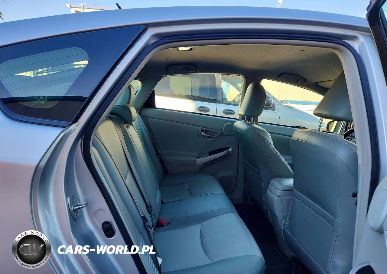 2013 Toyota Prius Four VIN:JTDKN3DU6D1728365 - 10