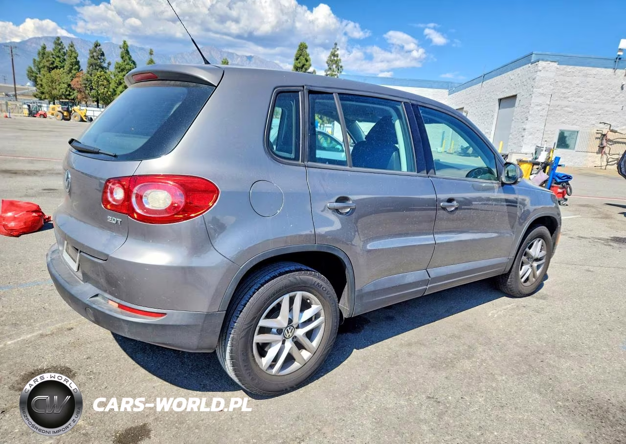 2011 Volkswagen Tiguan S VIN:WVGAV7AX3BW525141 - 3