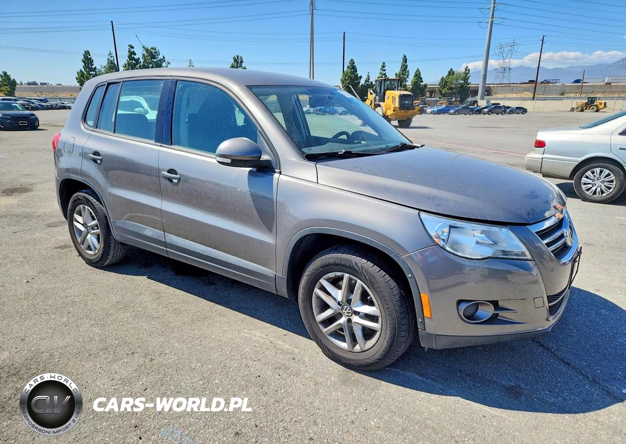 2011 Volkswagen Tiguan S VIN:WVGAV7AX3BW525141 - 4