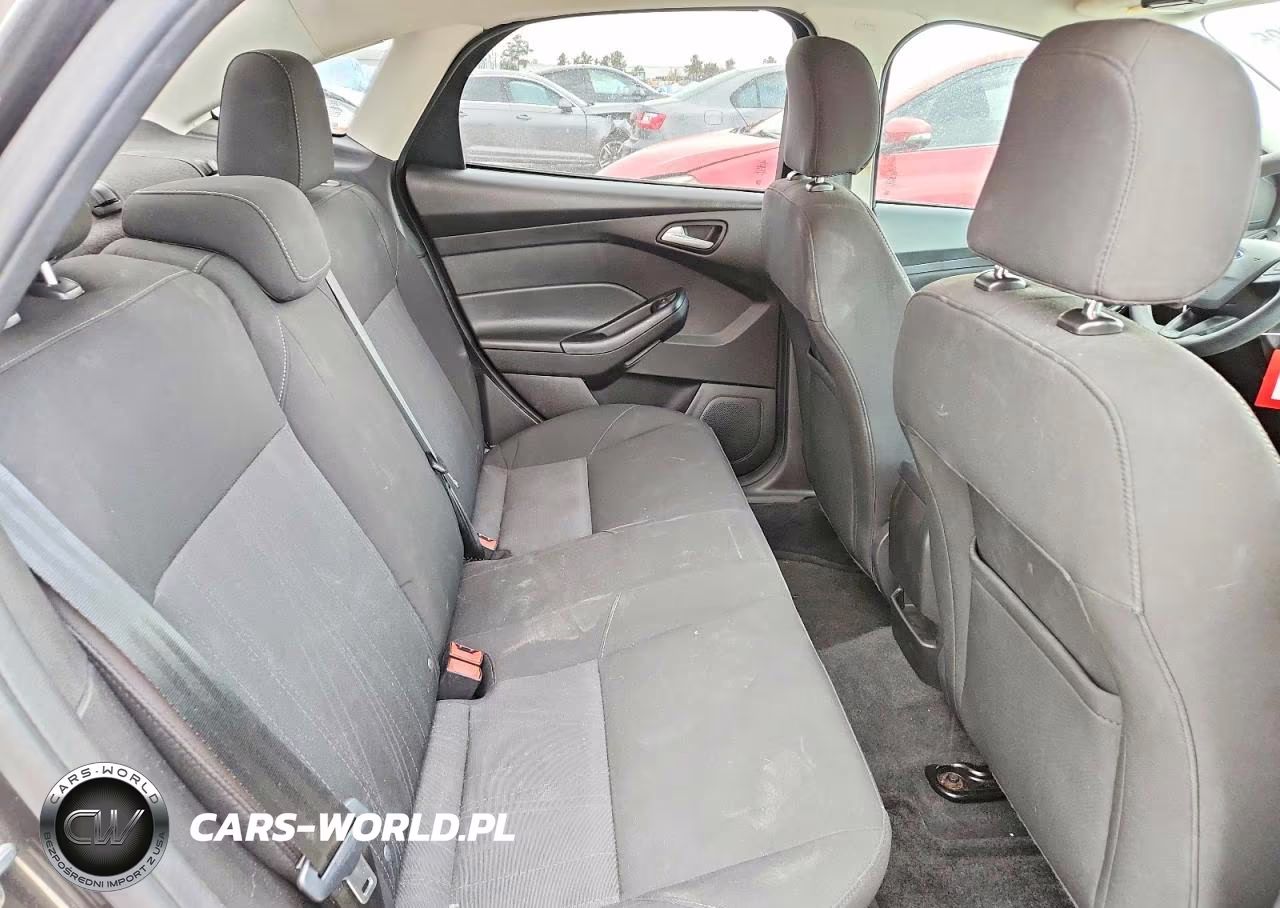 2015 Ford Focus Se VIN:1FADP3F29FL340686 - 10