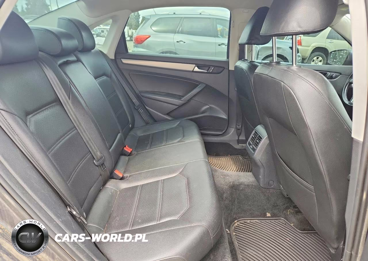 2015 Volkswagen Passat Se VIN:1VWBV7A30FC071568 - 10