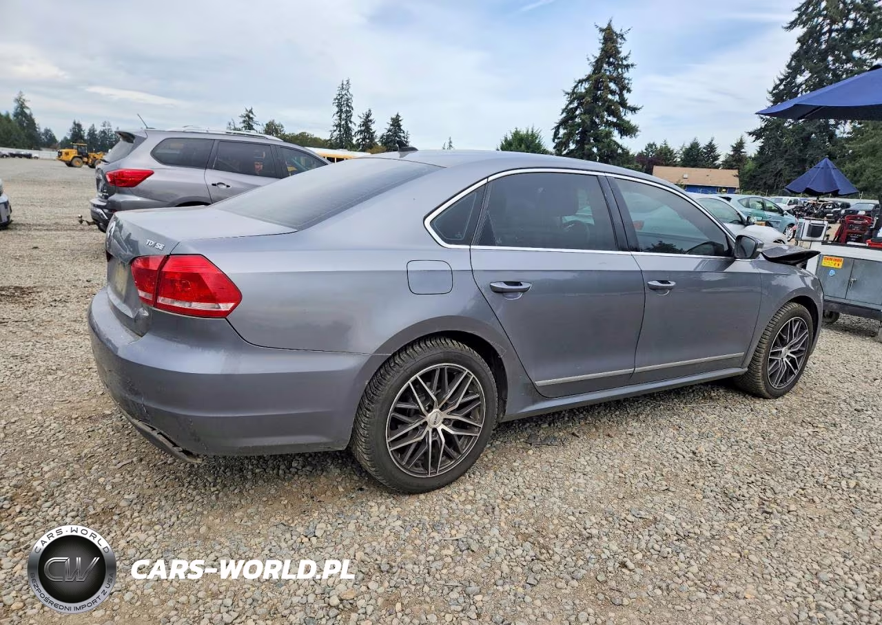 2015 Volkswagen Passat Se VIN:1VWBV7A30FC071568 - 3