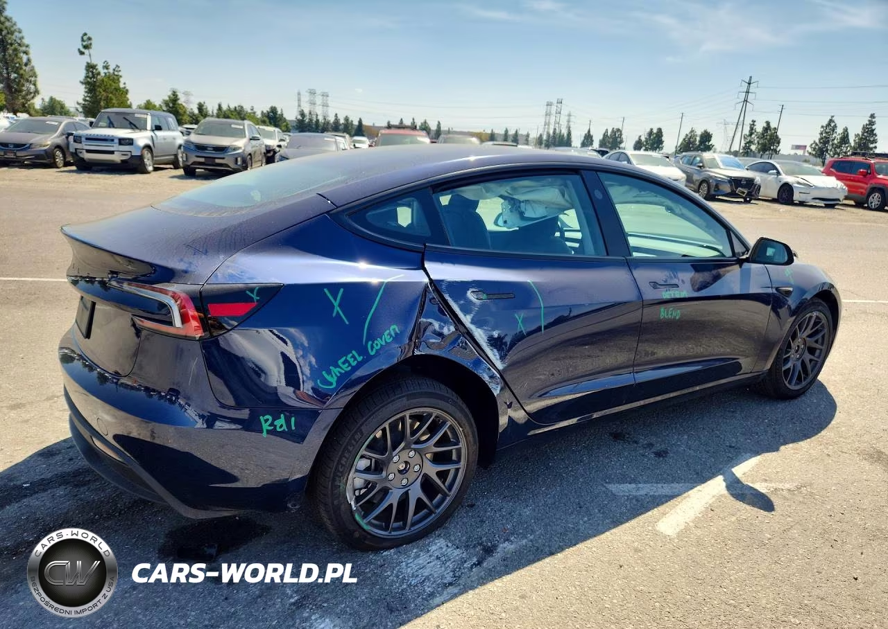 2026 Tesla Model 3 VIN:5YJ3E1EA1TF209646 - 3