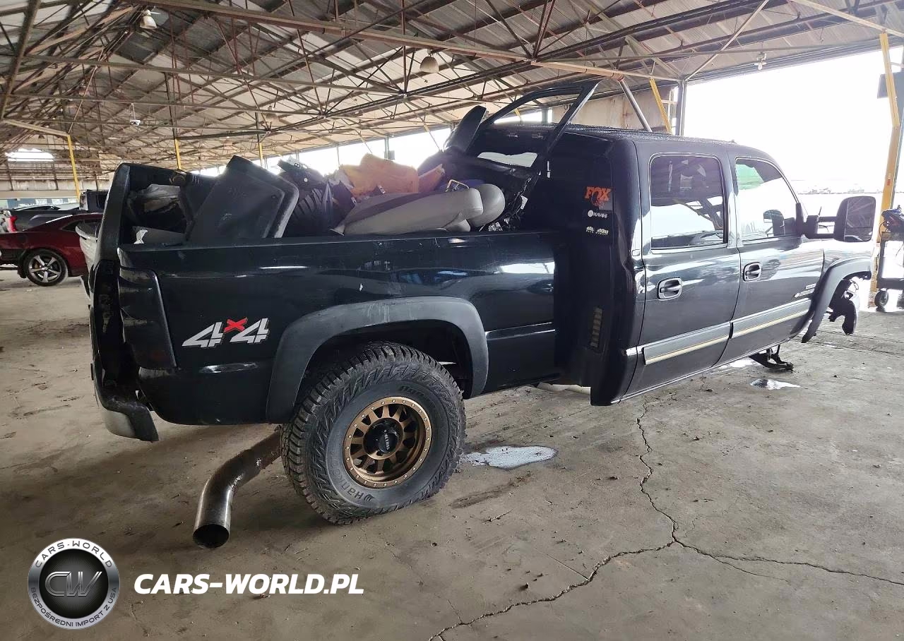 2003 Chevrolet Silverado K2500 Heavy Duty VIN:1GCHK23153F185645 - 3