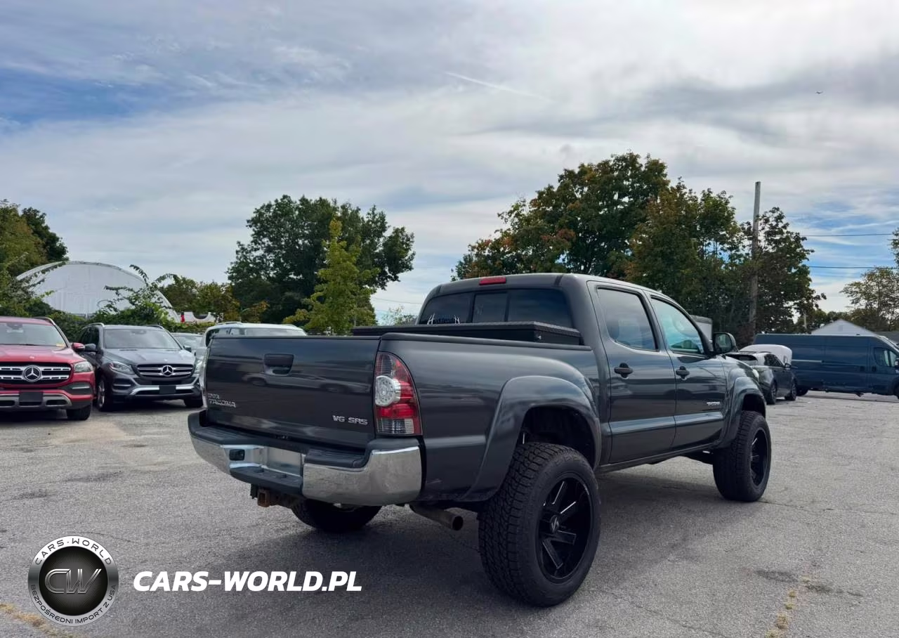 2013 Toyota Tacoma V6 VIN:3TMLU4EN8DM105479 - 4