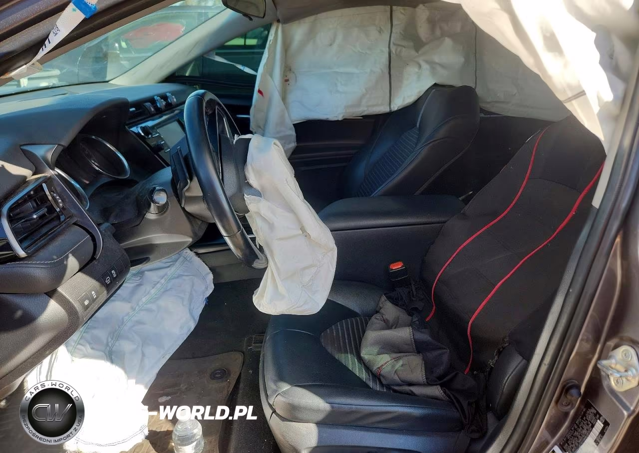 2020 Toyota Camry Se VIN:4T1G11AK8LU976795 - 7