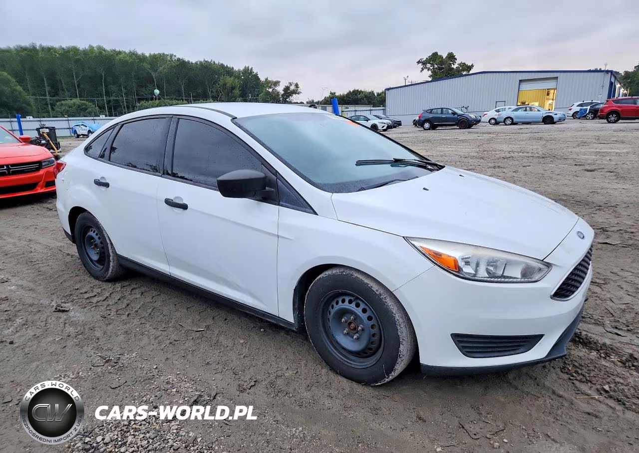 2017 Ford Focus S VIN:1FADP3E25HL257700 - 4