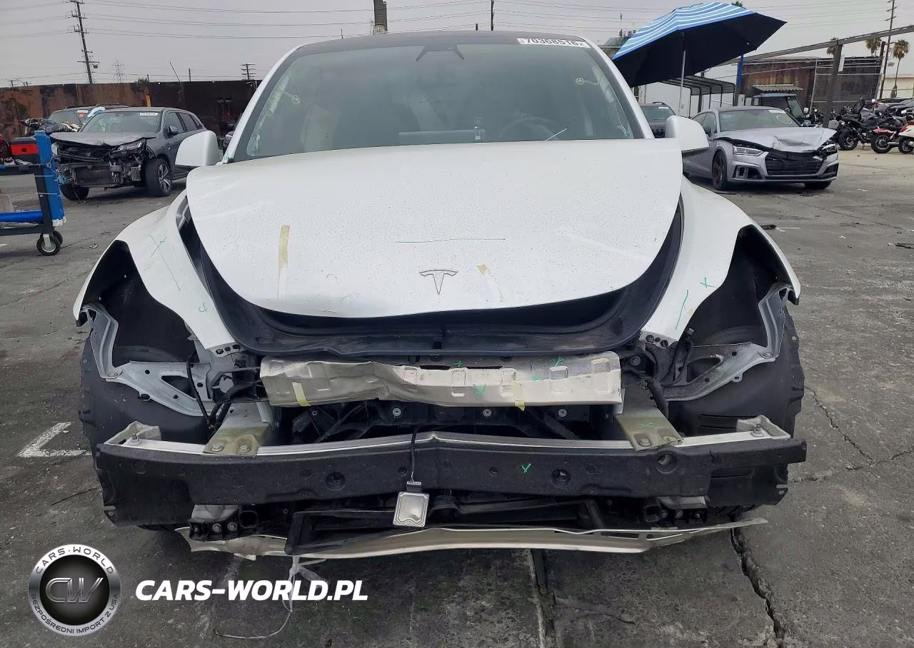 2020 Tesla Model Y VIN:5YJYGDEE2LF044999 - 5
