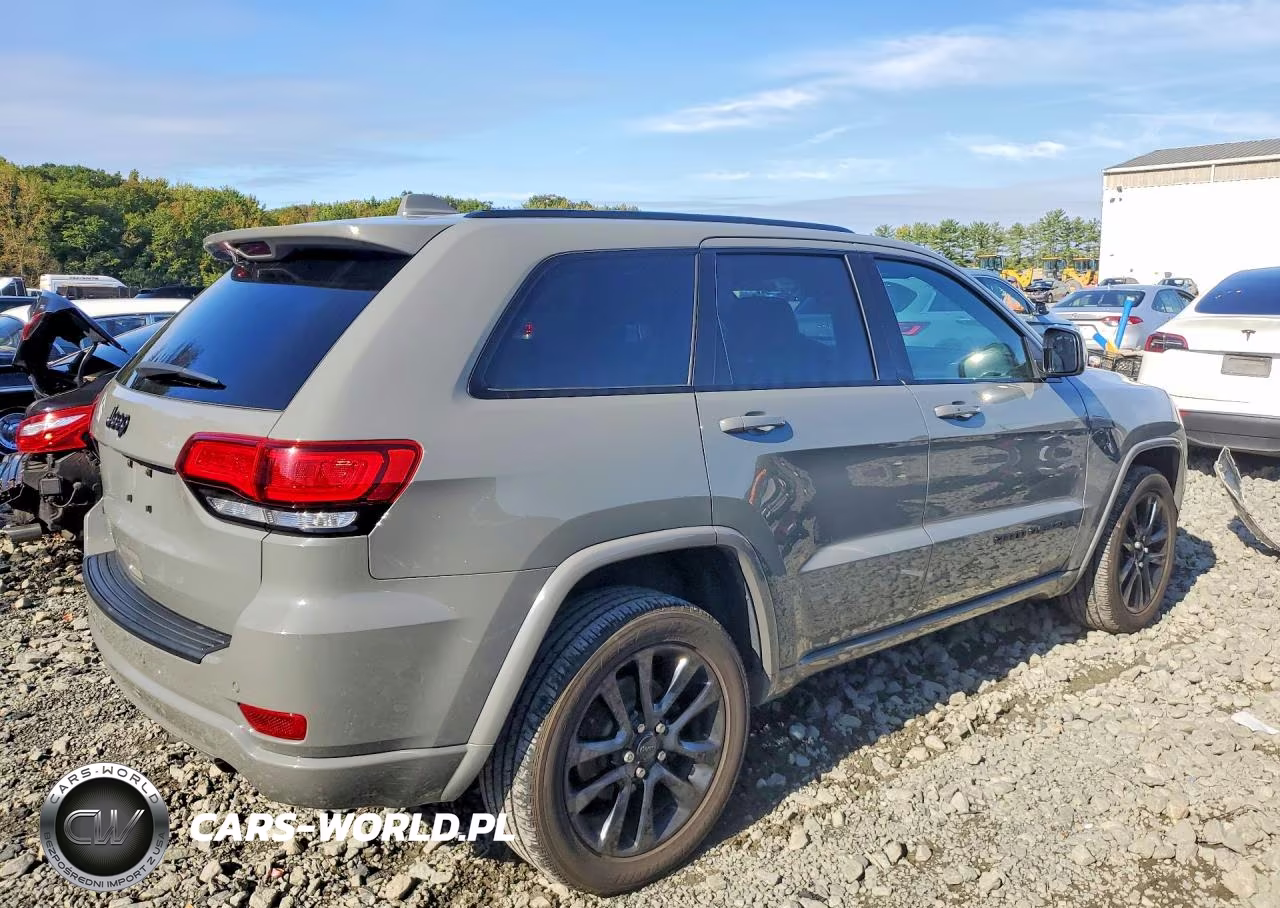 2020 Jeep Grand Cherokee Laredo VIN:1C4RJFAG9LC299283 - 3