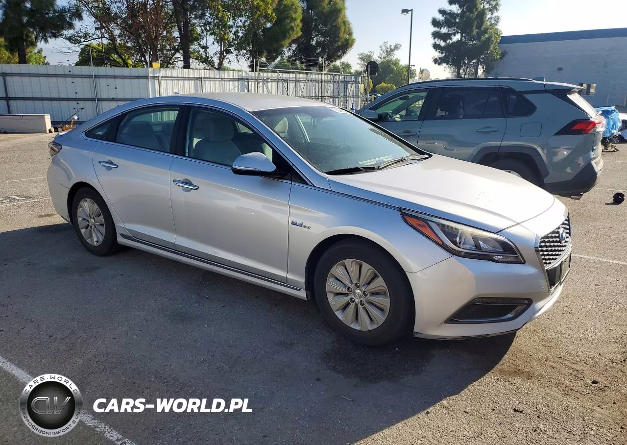 2016 Hyundai Sonata Hybrid Se VIN:KMHE24L15GA030011 - 4