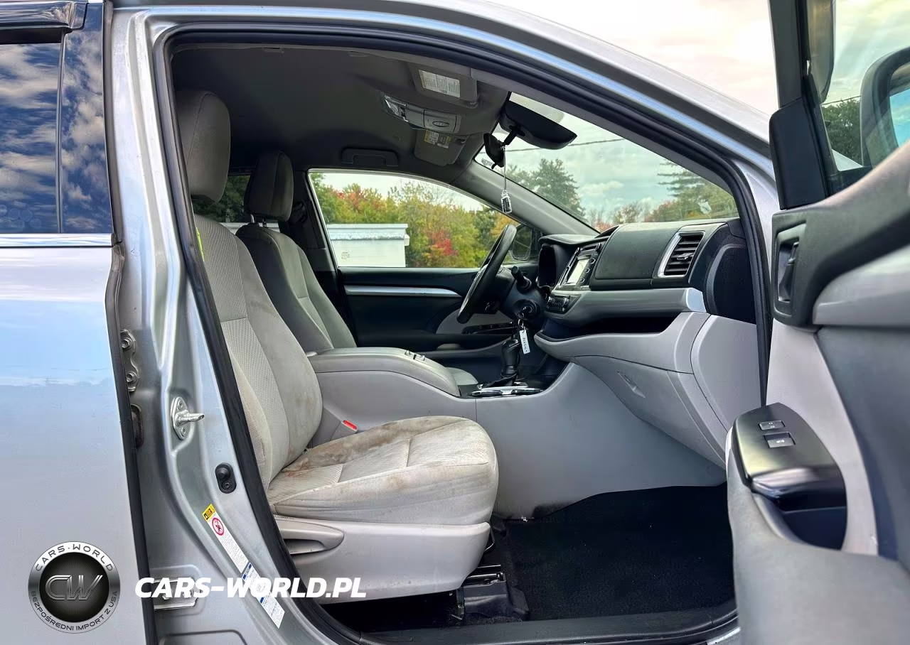 2019 Toyota Highlander Le VIN:5TDBZRFH5KS703478 - 7