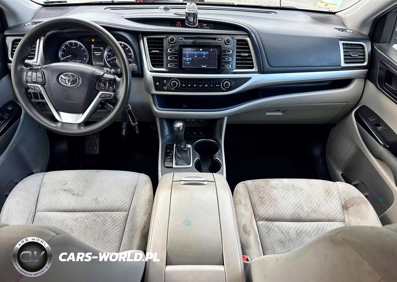 2019 Toyota Highlander Le VIN:5TDBZRFH5KS703478 - 9