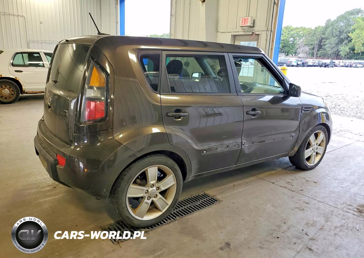 2011 Kia Soul ! VIN:KNDJT2A2XB7215158 - 3