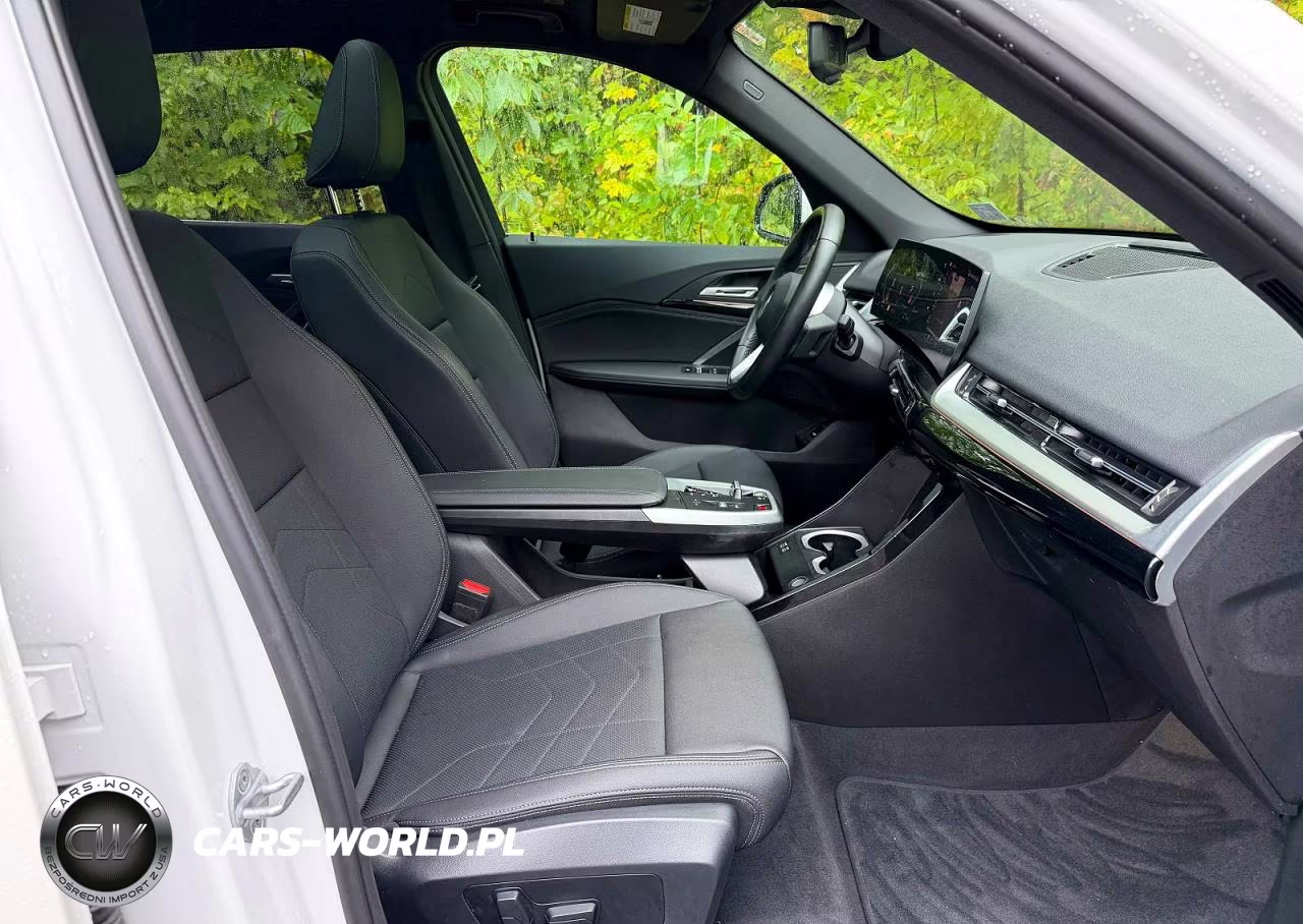 2023 BMW X1 xDrive28I VIN:WBX73EF05P5W16853 - 12