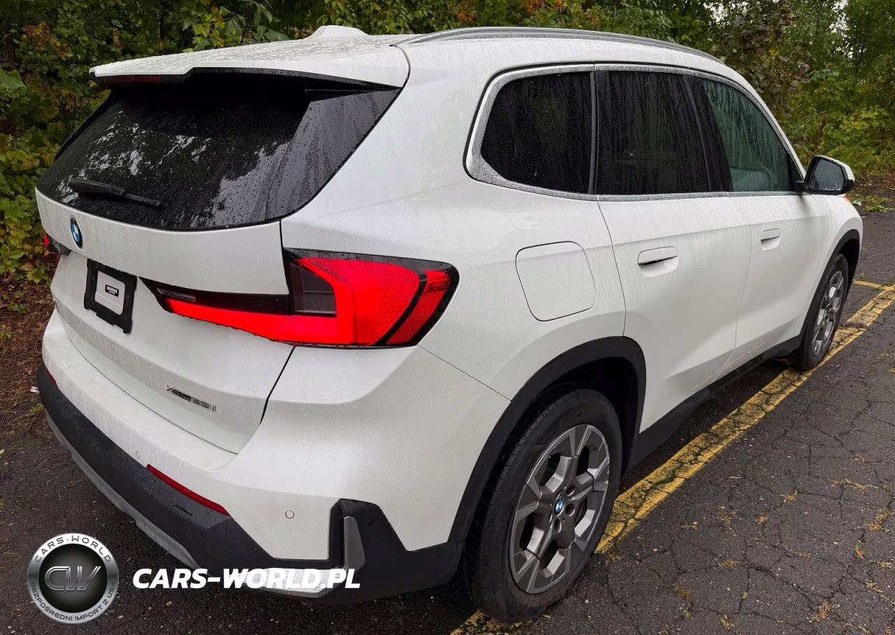 2023 BMW X1 xDrive28I VIN:WBX73EF05P5W16853 - 3