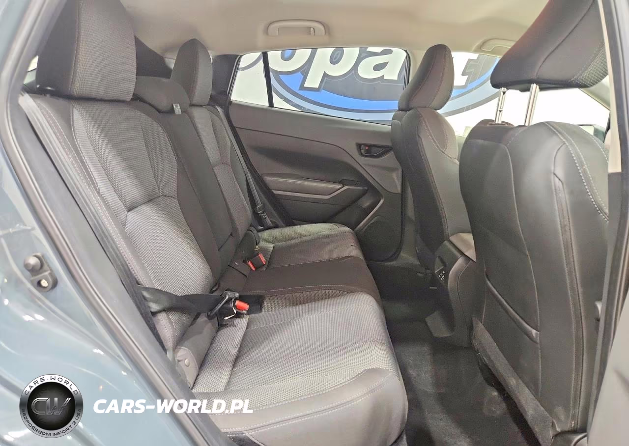2024 Subaru Crosstrek Premium VIN:JF2GUADC3R8303917 - 11