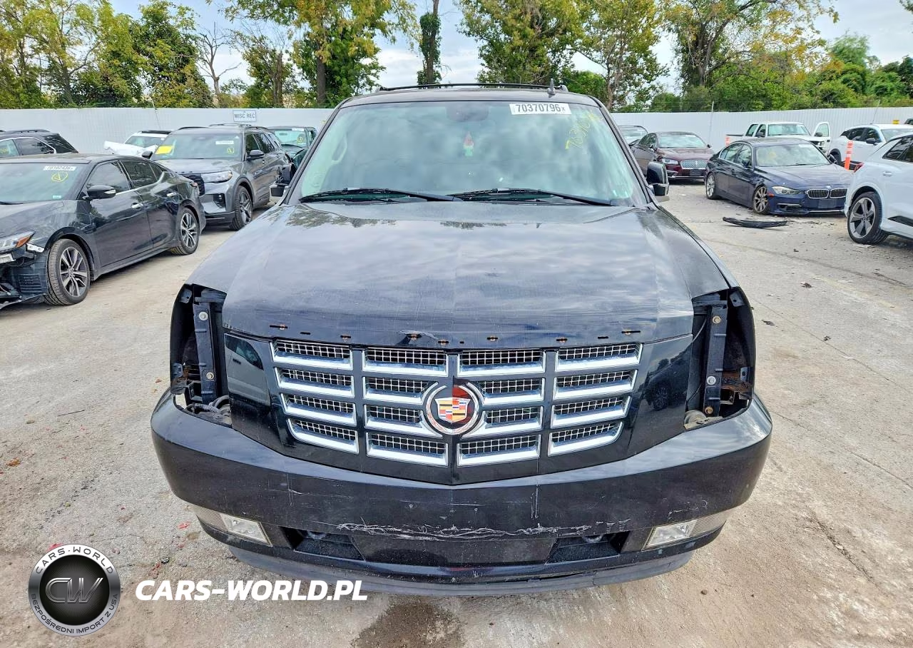 2007 Cadillac Escalade Luxury VIN:1GYFK638X7R296900 - 5