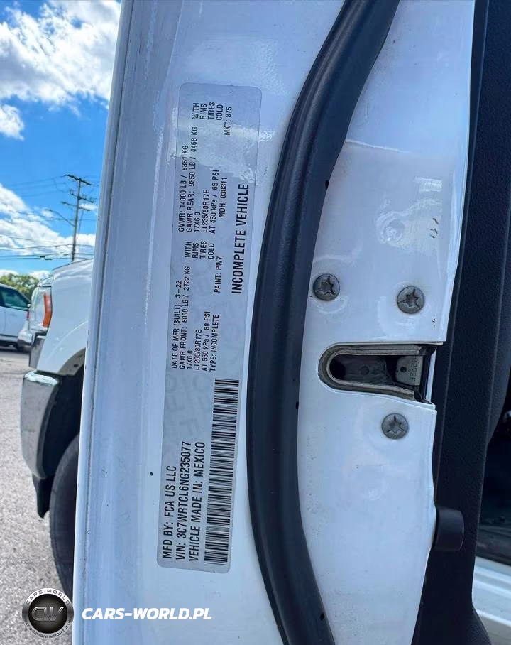 2022 Ram 3500 VIN:3C7WRTCL6NG235077 - 10