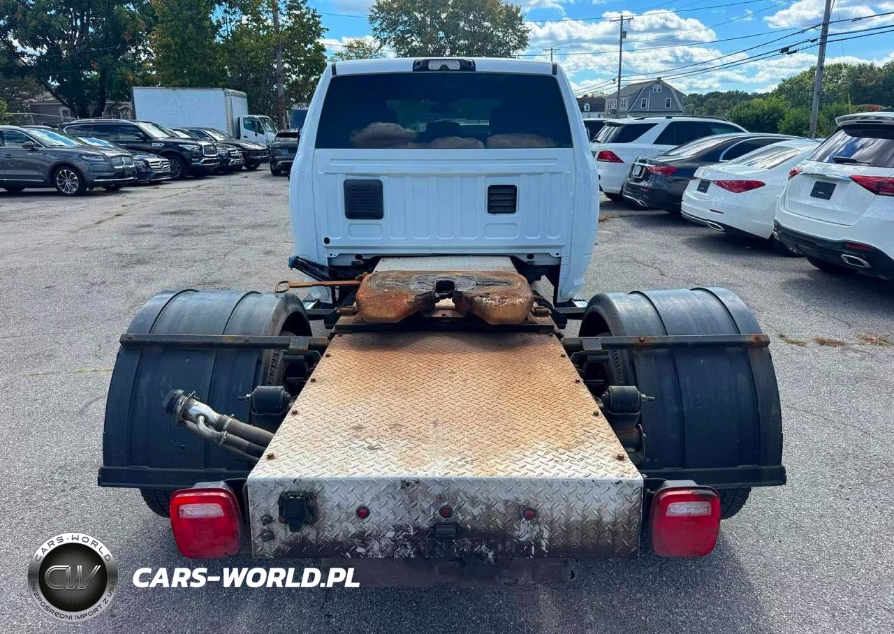 2022 Ram 3500 VIN:3C7WRTCL6NG235077 - 11