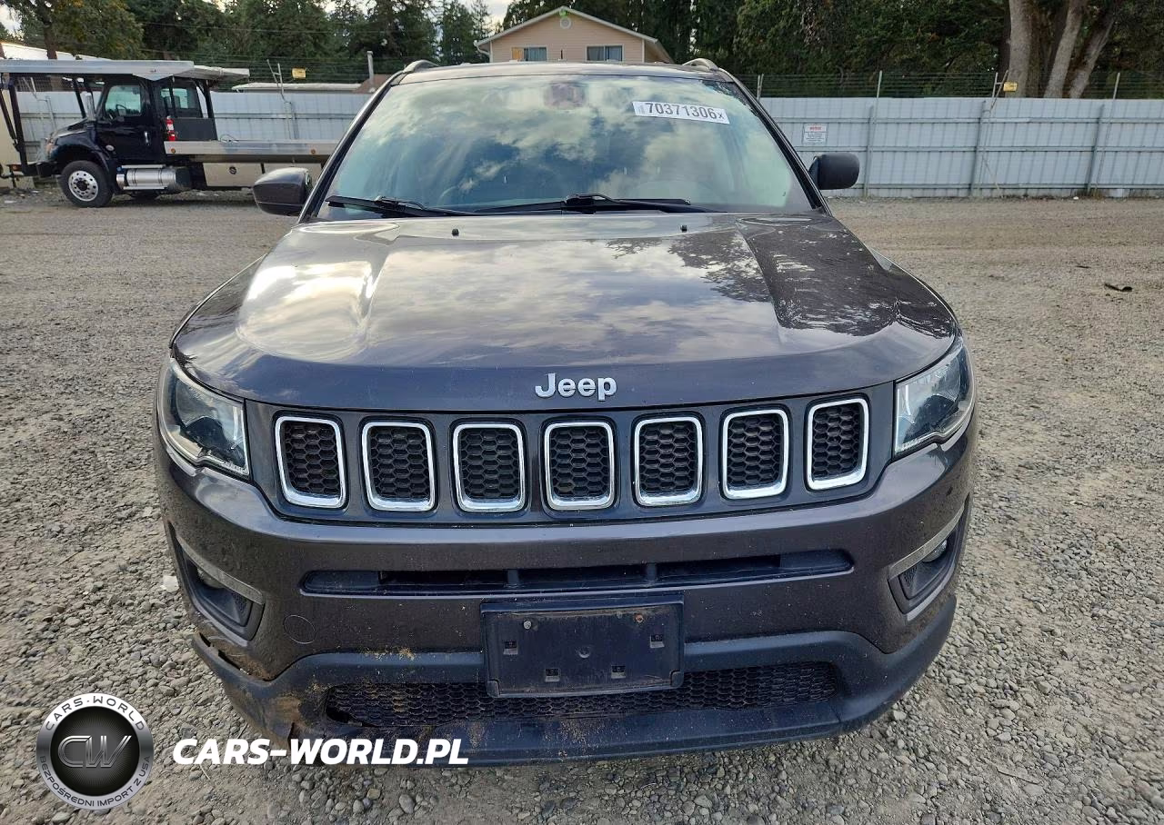 2019 Jeep Compass Latitude VIN:3C4NJDBB2KT749901 - 5