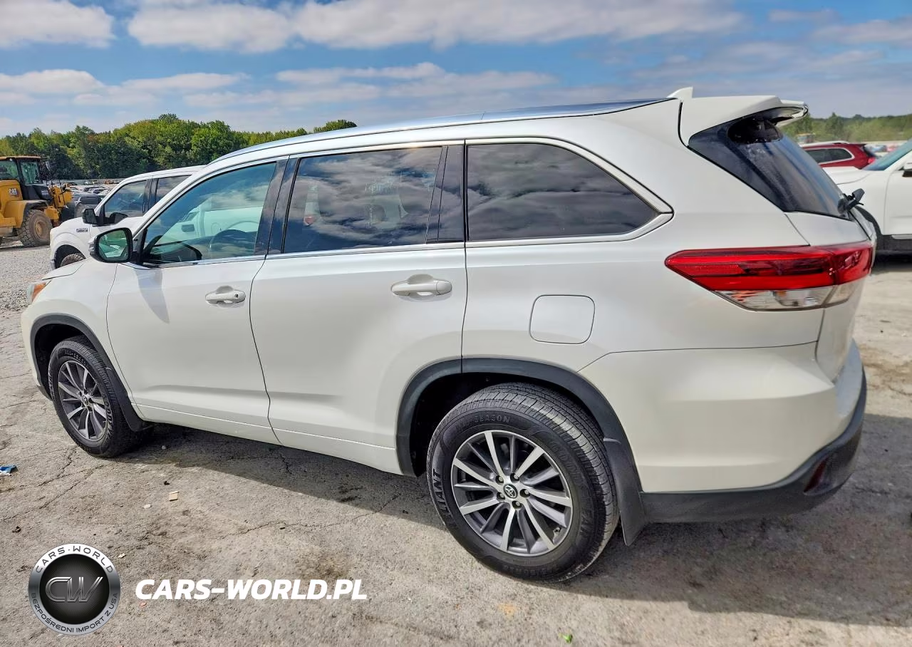 2018 Toyota Highlander Xle VIN:5TDJZRFH6JS801879 - 2