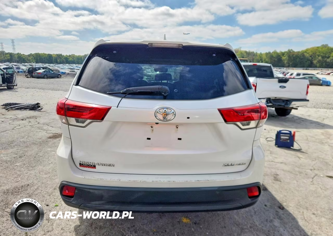 2018 Toyota Highlander Xle VIN:5TDJZRFH6JS801879 - 6