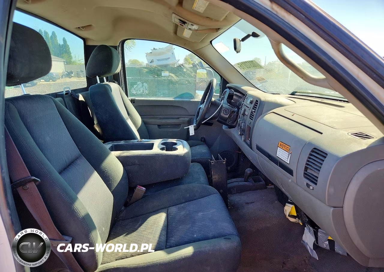 2010 Chevrolet Silverado K3500 VIN:1GB6KZBKXAF133939 - 10